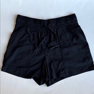 Lululemon Dance Studio High Rise Shorts 7CCGS Black Running Women’s Size 6 NEW!‎